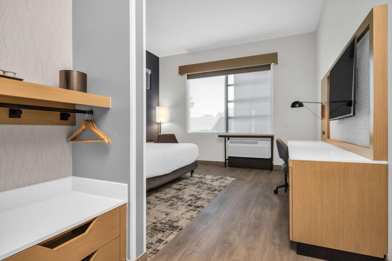 La Quinta Inn & Suites By Wyndham San Jose Airport-Downtown Bagian luar foto