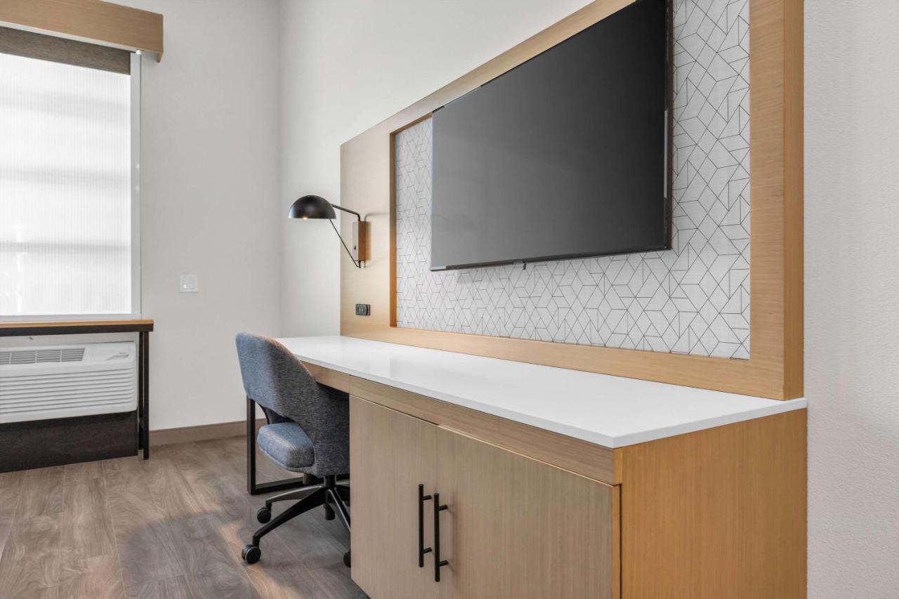 La Quinta Inn & Suites By Wyndham San Jose Airport-Downtown Bagian luar foto