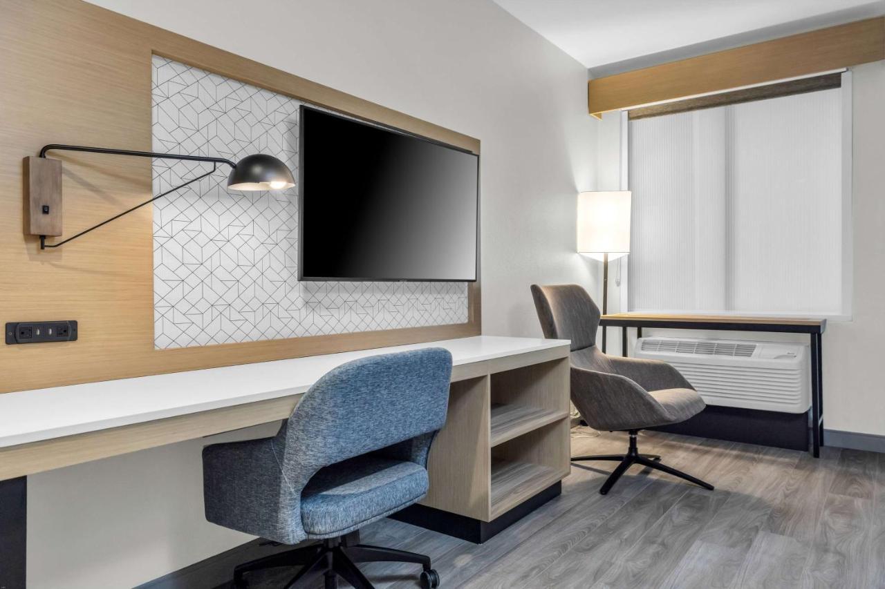 La Quinta Inn & Suites By Wyndham San Jose Airport-Downtown Bagian luar foto