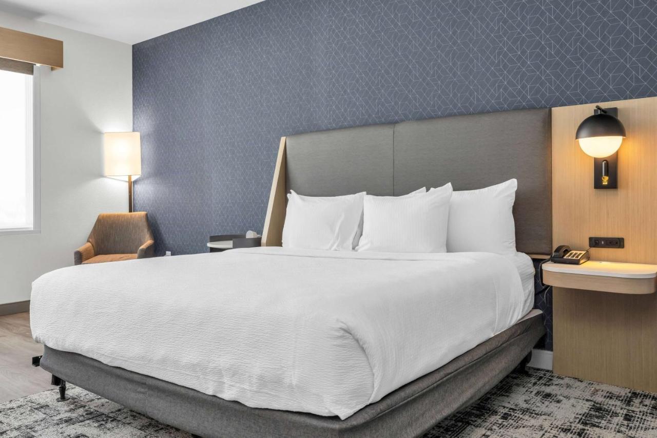 La Quinta Inn & Suites By Wyndham San Jose Airport-Downtown Bagian luar foto