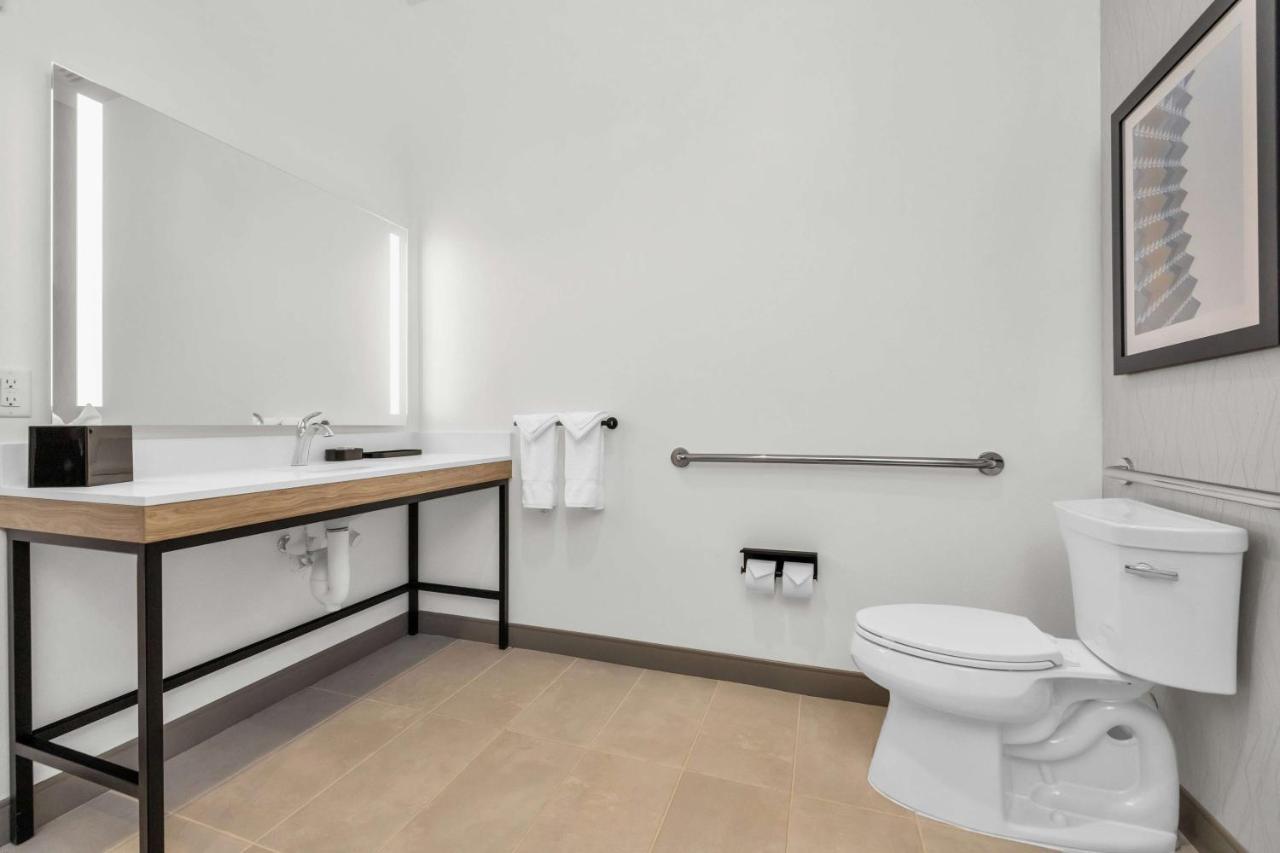 La Quinta Inn & Suites By Wyndham San Jose Airport-Downtown Bagian luar foto