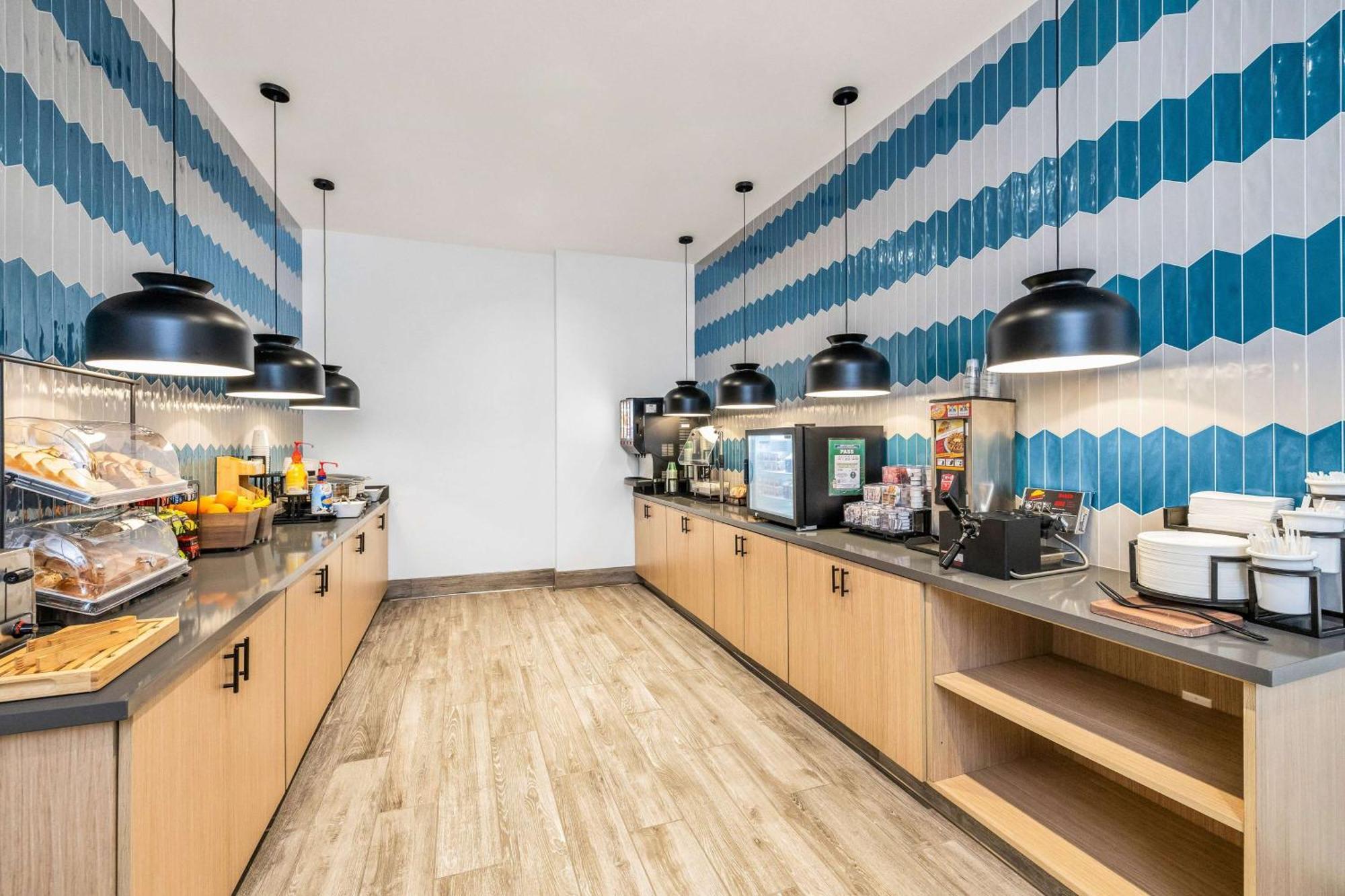La Quinta Inn & Suites By Wyndham San Jose Airport-Downtown Bagian luar foto