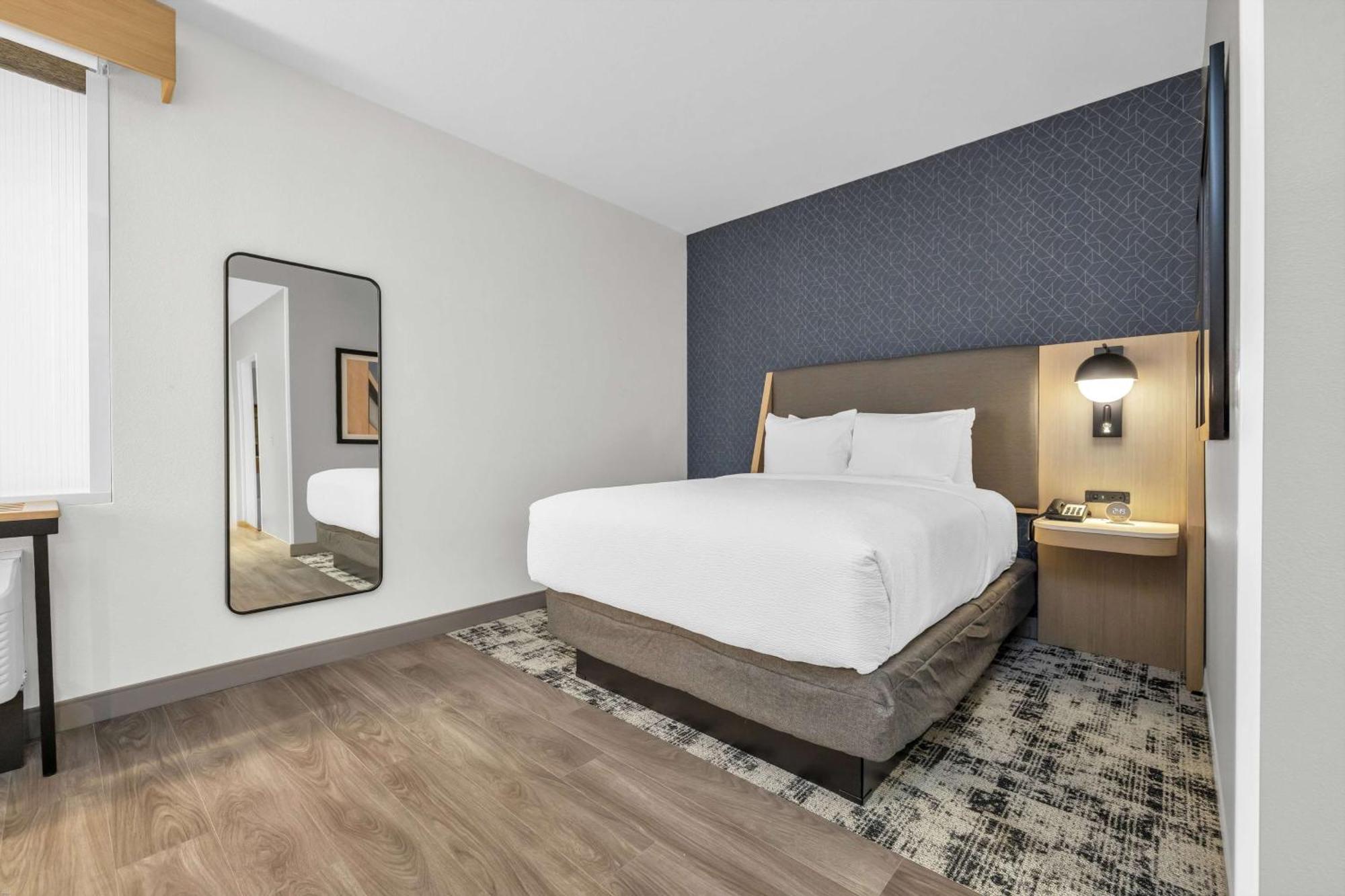 La Quinta Inn & Suites By Wyndham San Jose Airport-Downtown Bagian luar foto