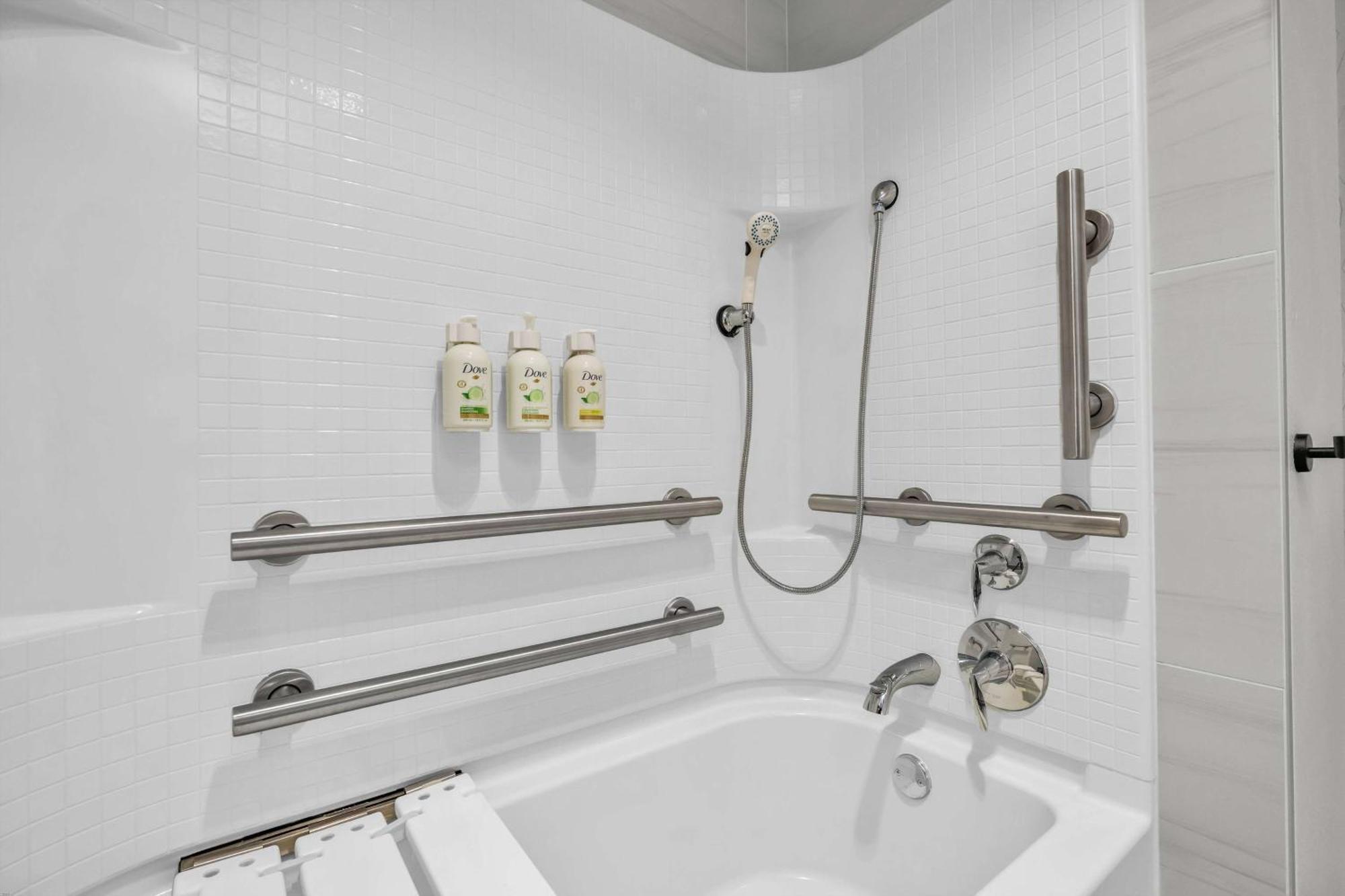 La Quinta Inn & Suites By Wyndham San Jose Airport-Downtown Bagian luar foto