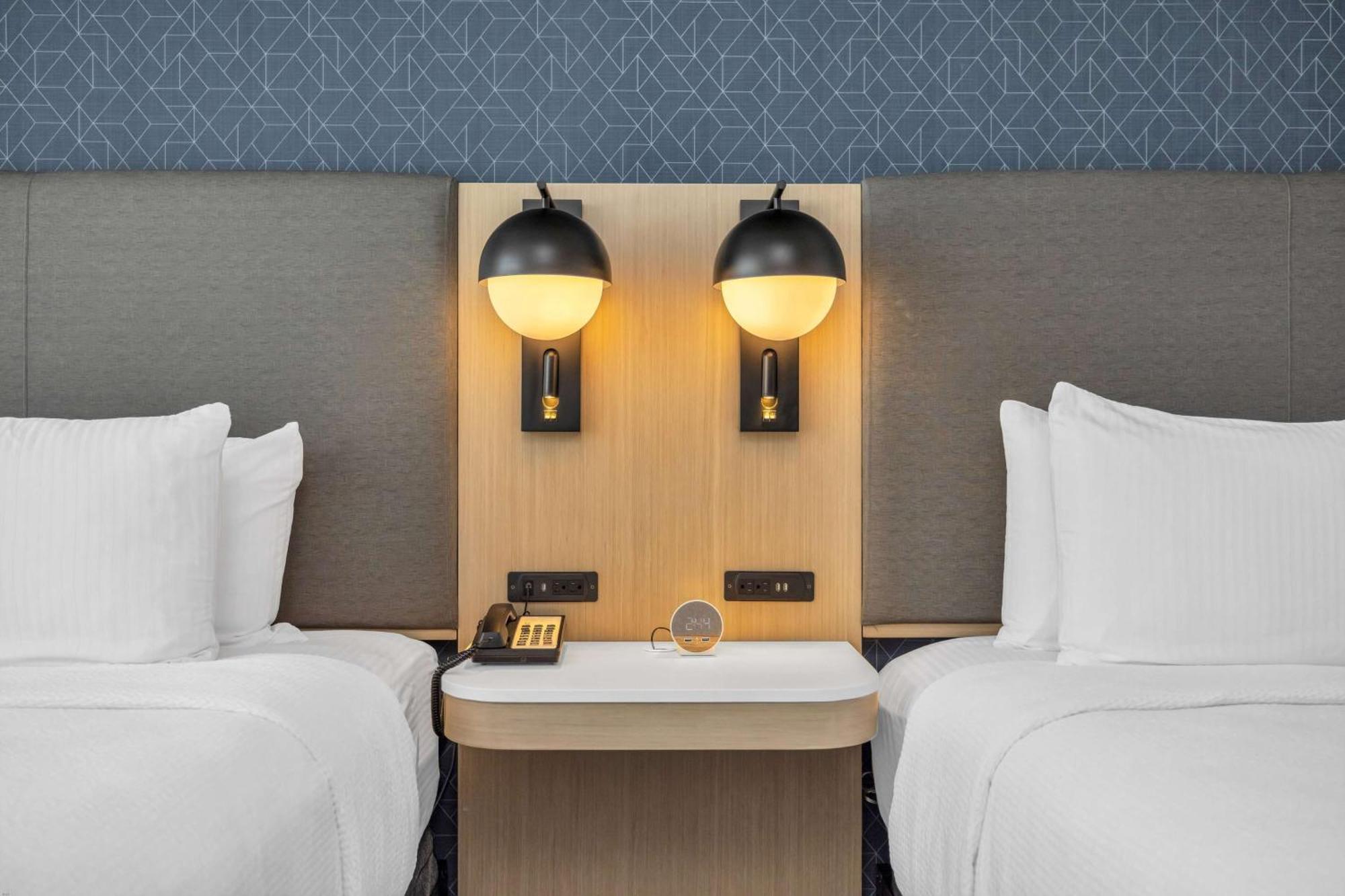 La Quinta Inn & Suites By Wyndham San Jose Airport-Downtown Bagian luar foto
