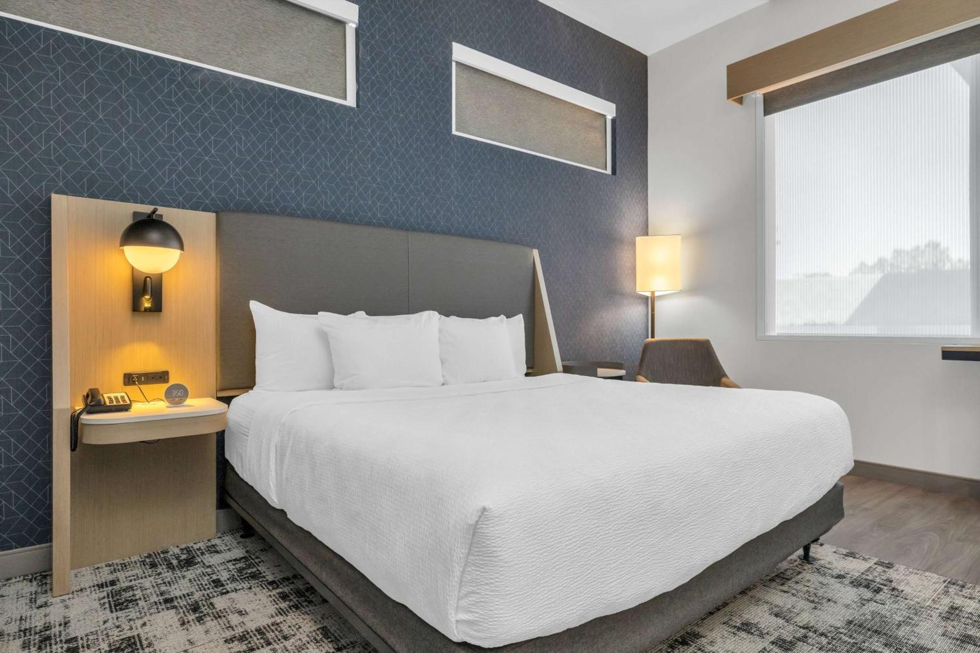 La Quinta Inn & Suites By Wyndham San Jose Airport-Downtown Bagian luar foto
