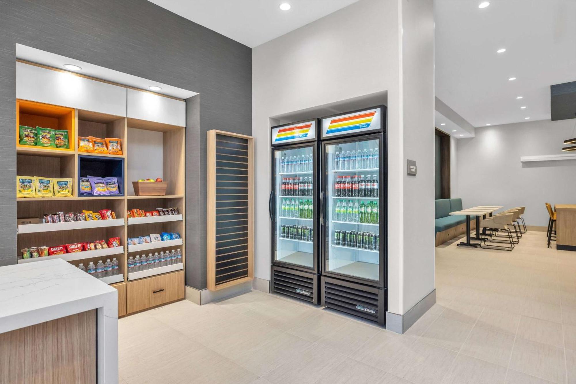 La Quinta Inn & Suites By Wyndham San Jose Airport-Downtown Bagian luar foto