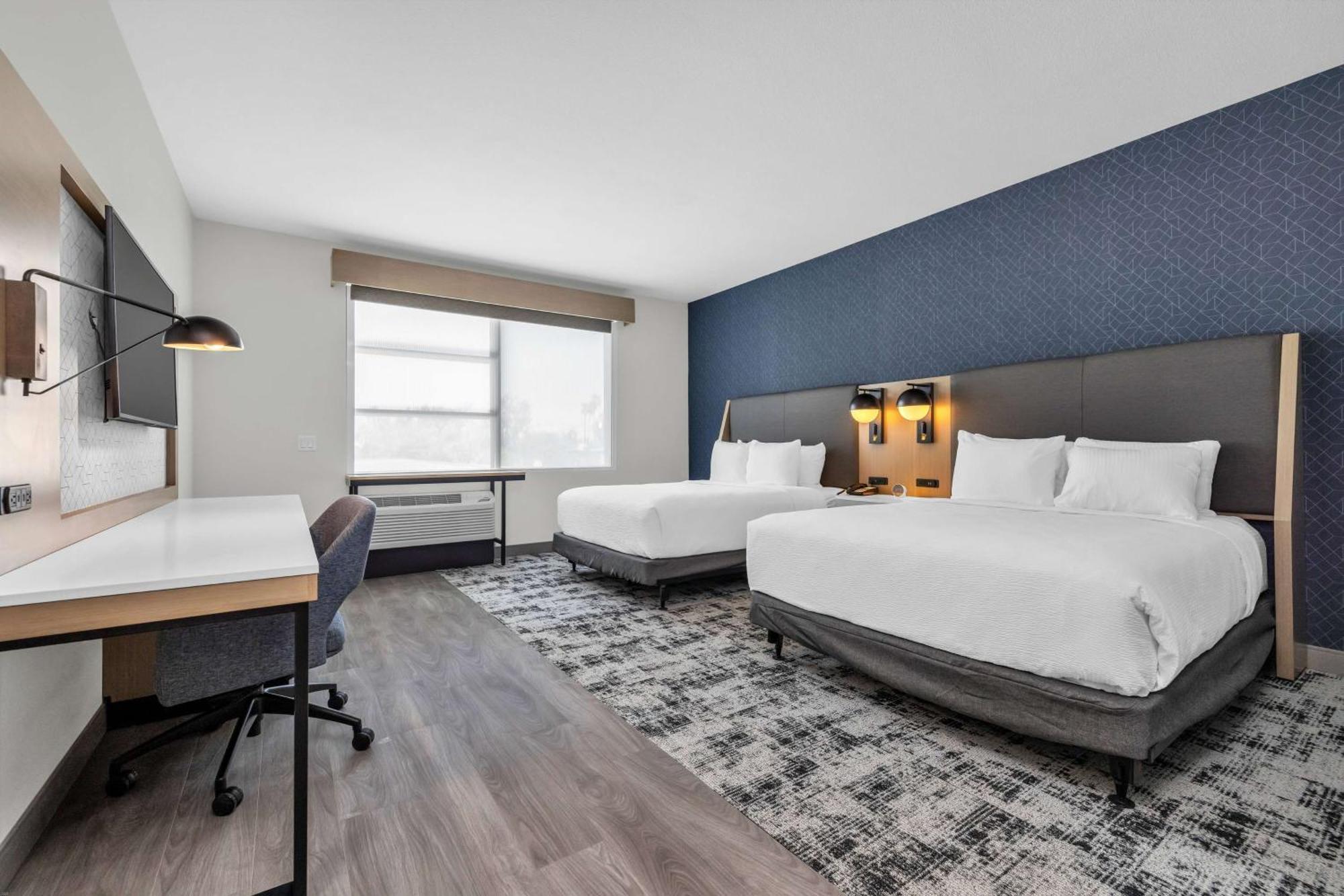 La Quinta Inn & Suites By Wyndham San Jose Airport-Downtown Bagian luar foto