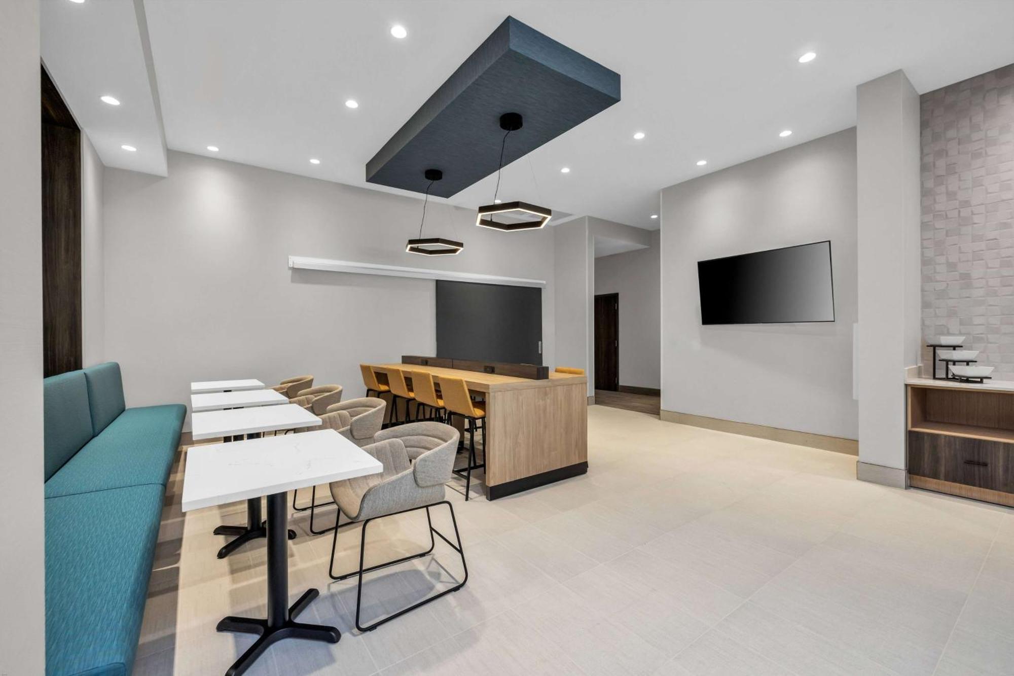 La Quinta Inn & Suites By Wyndham San Jose Airport-Downtown Bagian luar foto