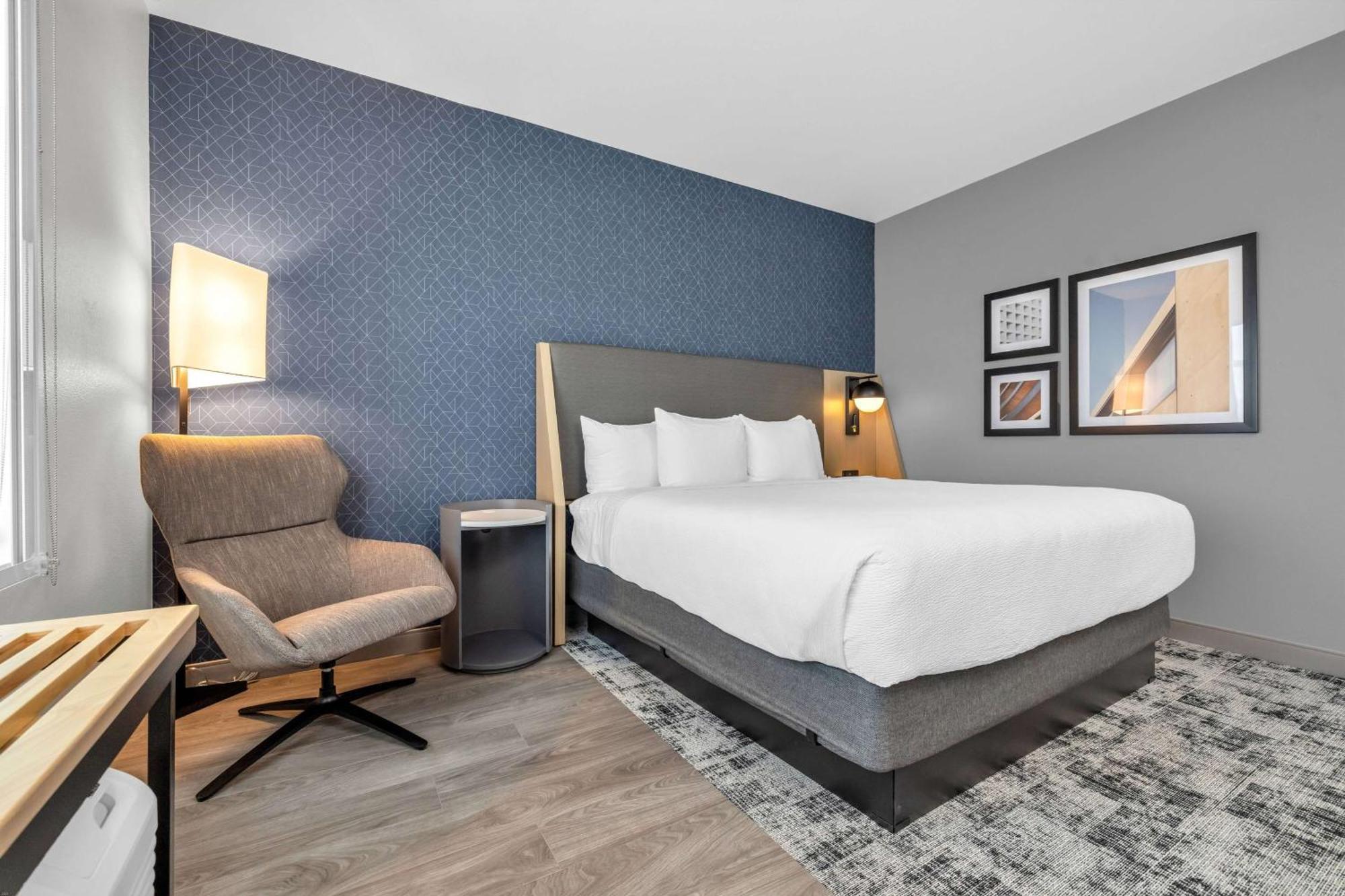 La Quinta Inn & Suites By Wyndham San Jose Airport-Downtown Bagian luar foto