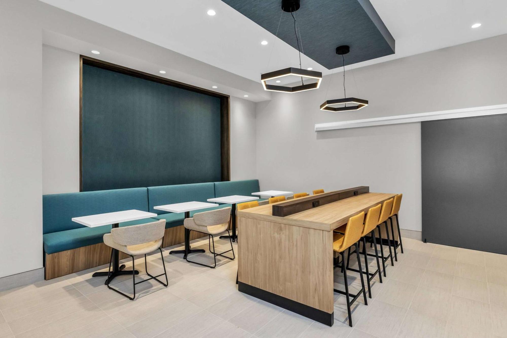 La Quinta Inn & Suites By Wyndham San Jose Airport-Downtown Bagian luar foto