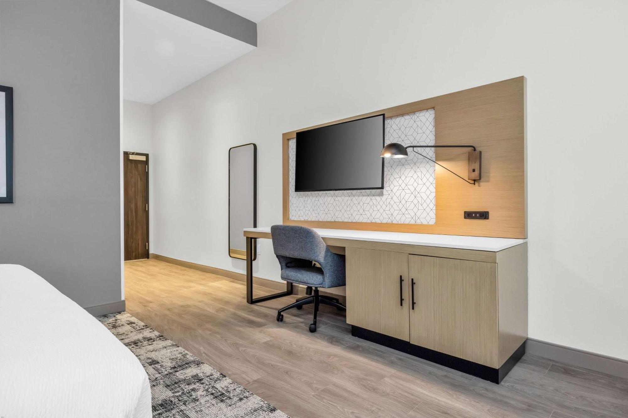 La Quinta Inn & Suites By Wyndham San Jose Airport-Downtown Bagian luar foto