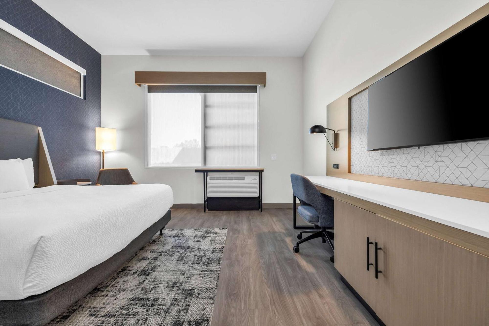 La Quinta Inn & Suites By Wyndham San Jose Airport-Downtown Bagian luar foto