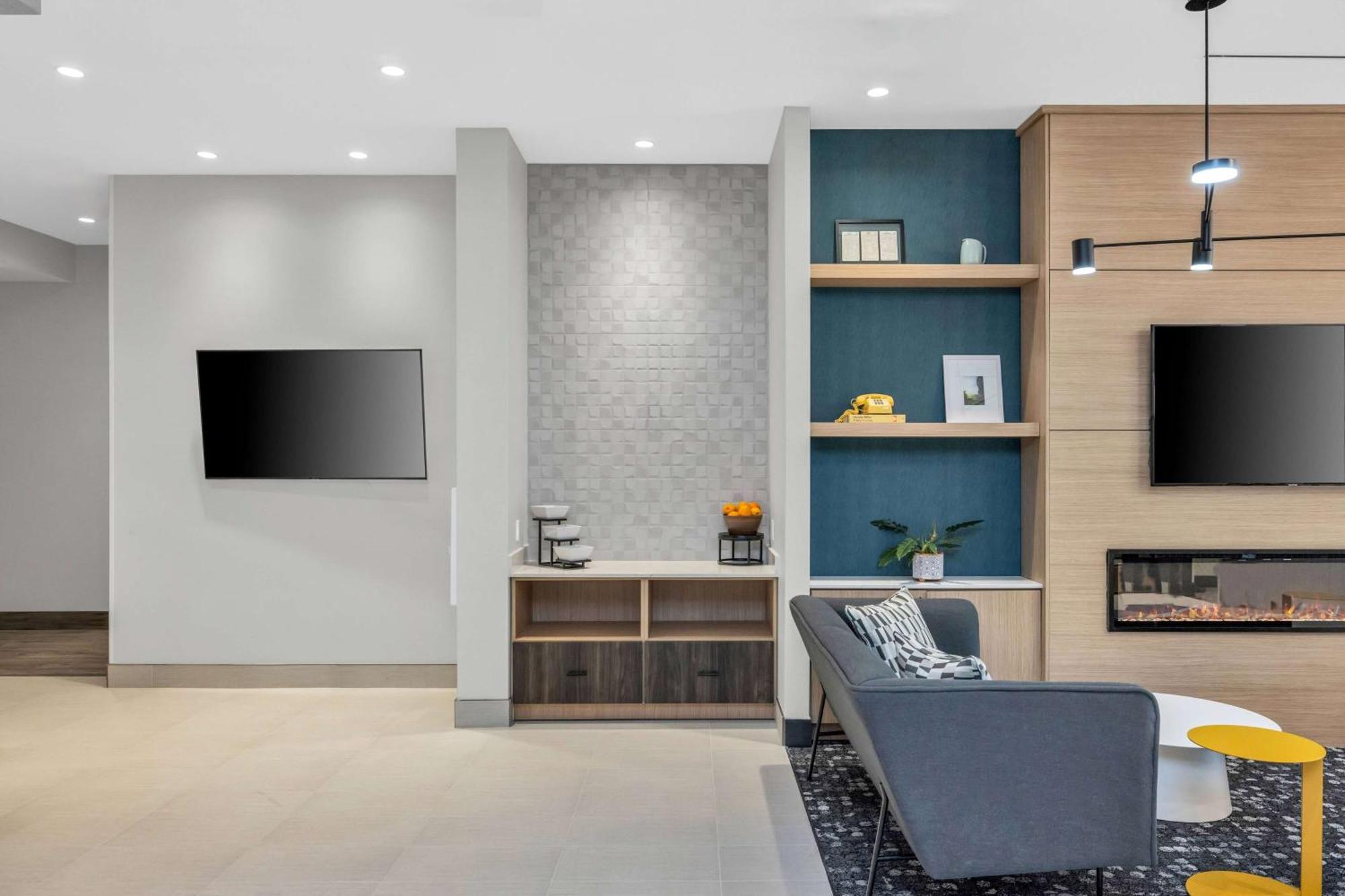 La Quinta Inn & Suites By Wyndham San Jose Airport-Downtown Bagian luar foto